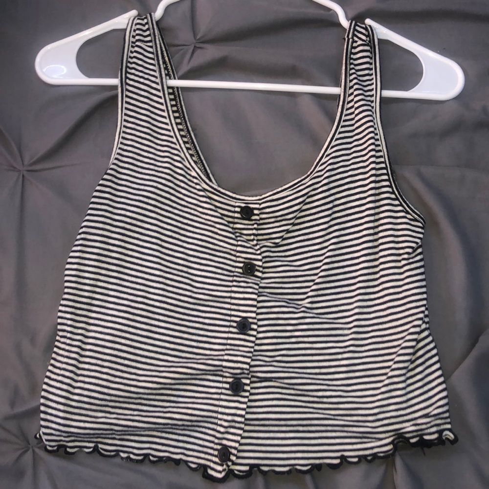 black and white cropped tank